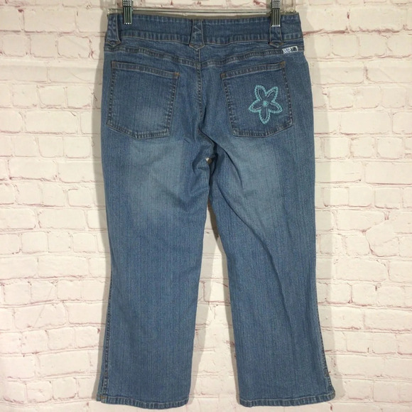 TILT Stretch Medium Wash Blue Denim Capris - Size 7 - Picture 5 of 12